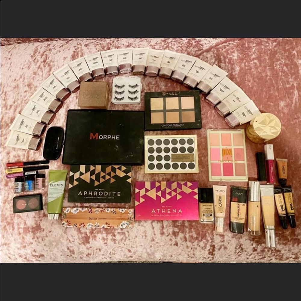 Makeup bundle - Picture 2 of 2